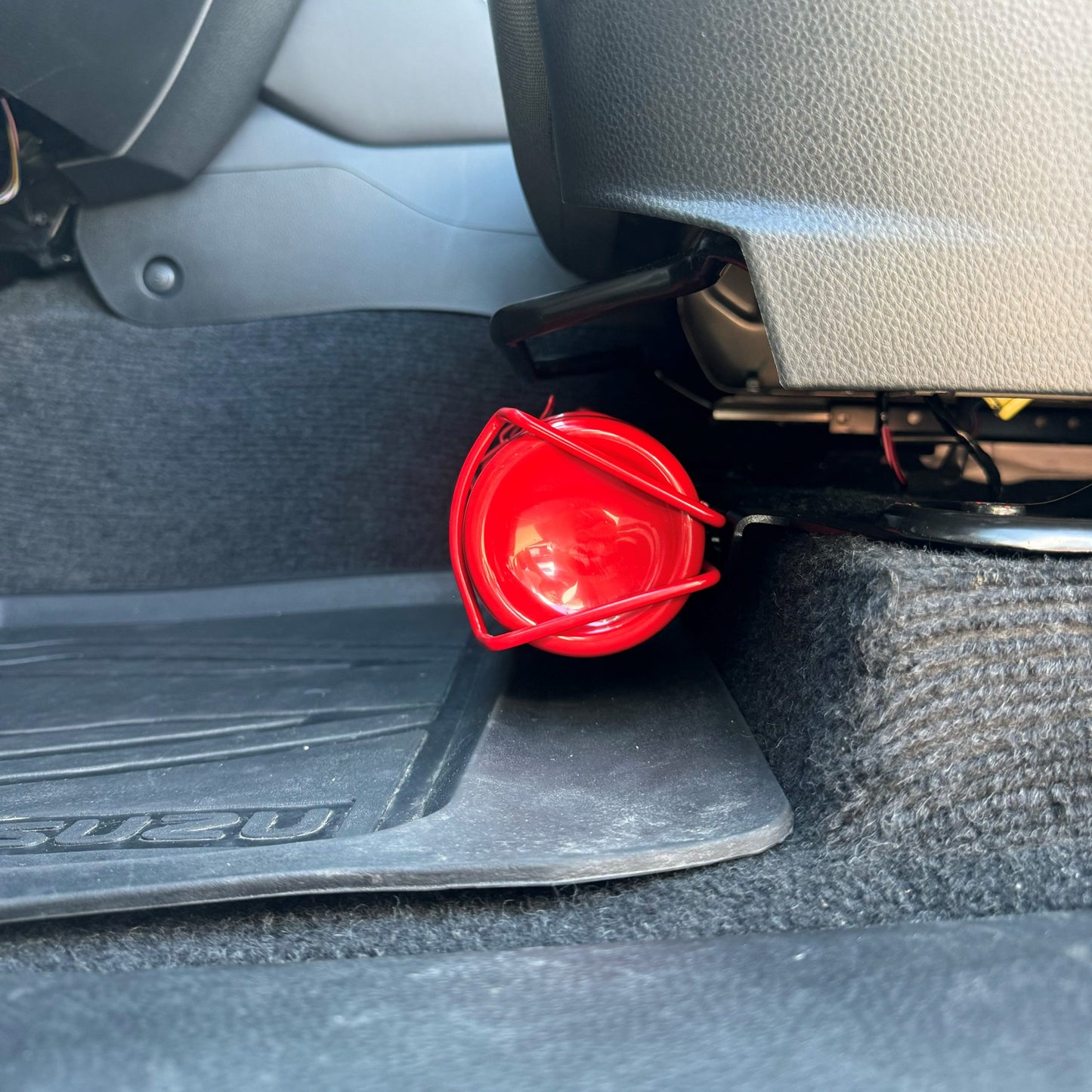 Isuzu D-MAX 3rd Gen & MU-X 2nd Gen Fire Extinguisher Bracket