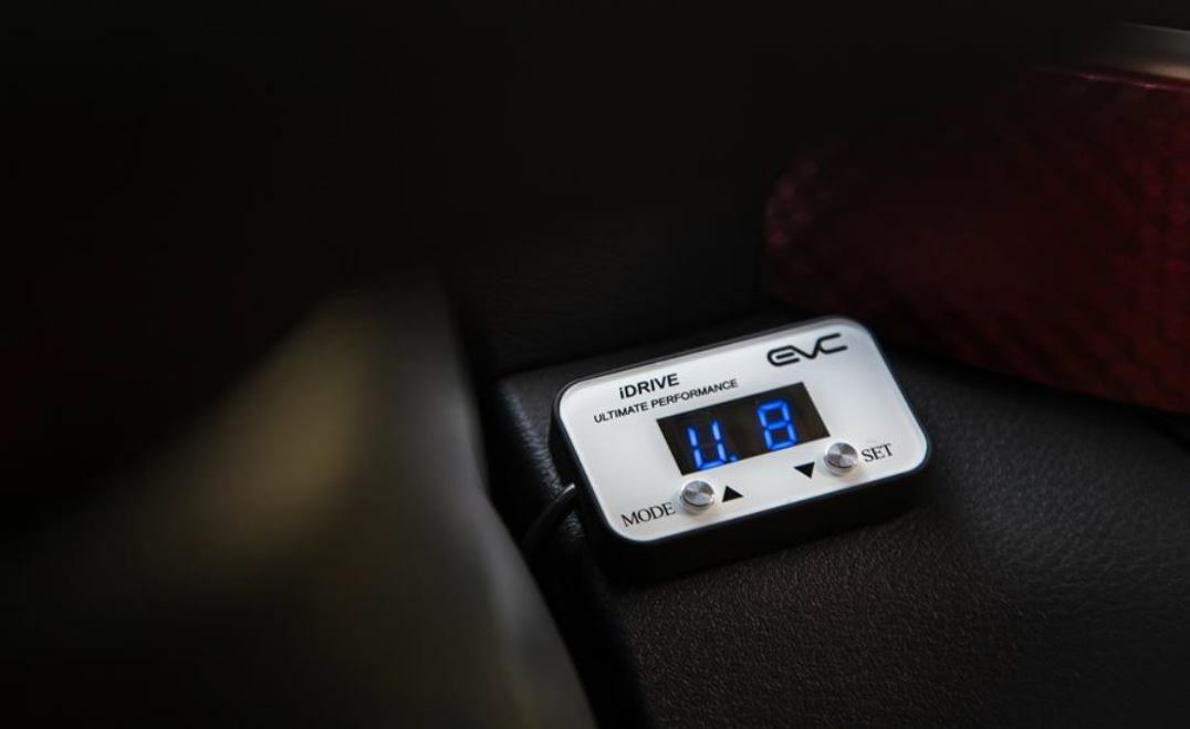 Ultimate9 Throttle Controller for Jaguar XJ (03/2003 - 10/2020), Land Rover Range Rover (04/2005 - on), Land Rover Discovery (07/2004 - on), Land Rover Defender (09/2003 - on), Land Rover Range Rover Velar (03/2017 - on), Land Rover Range Rover Sport...