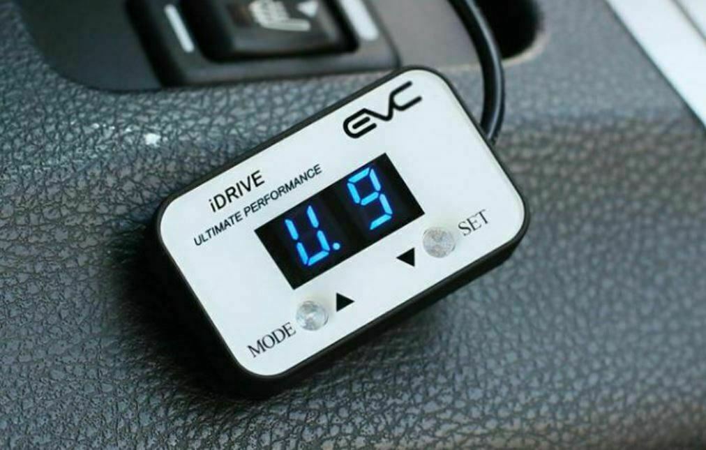 Ultimate9 Throttle Controller for Jaguar XJ (03/2003 - 10/2020), Land Rover Range Rover (04/2005 - on), Land Rover Discovery (07/2004 - on), Land Rover Defender (09/2003 - on), Land Rover Range Rover Velar (03/2017 - on), Land Rover Range Rover Sport...
